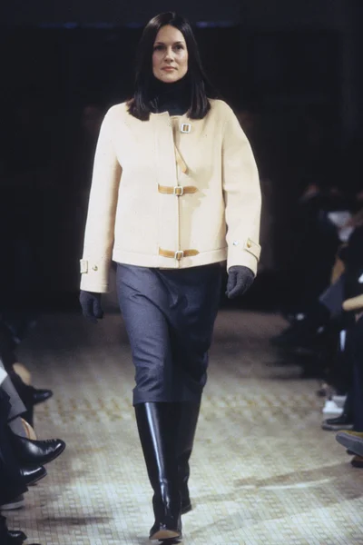 Look 3